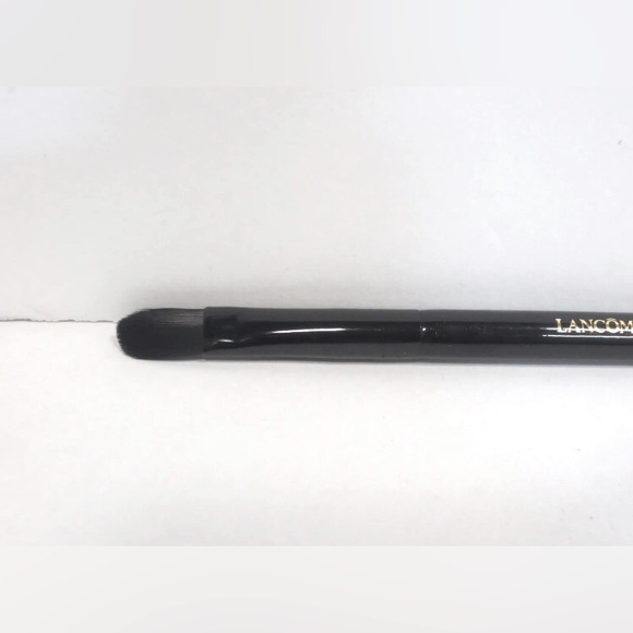 Lot of 2️⃣ NEW [Lancôme] Duel Ended (Blending & Allover) Eyeshadow Brushes - Picture 4 of 9
